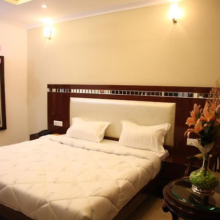 Hotel Dev Residency Vrindavan Ngoại thất bức ảnh