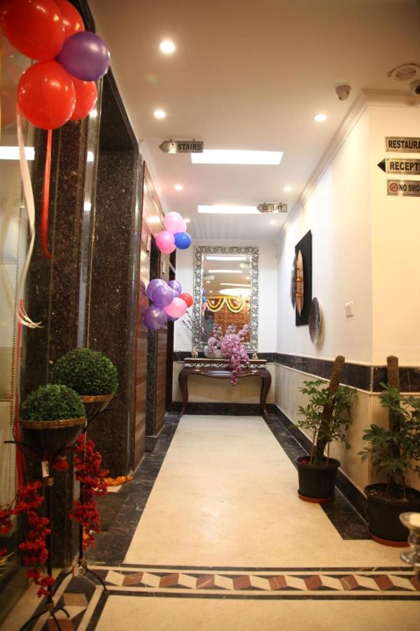 Hotel Dev Residency Vrindavan Ngoại thất bức ảnh